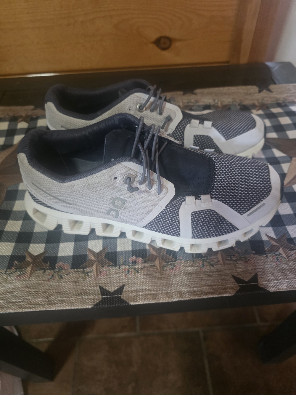 On Running Running Women's Cloudswift Lightweight Running Shoes - Black & White